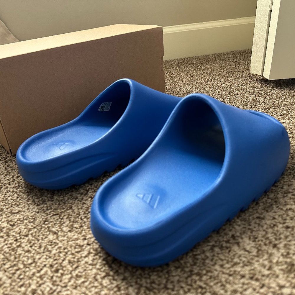 YEEZY SLIDE